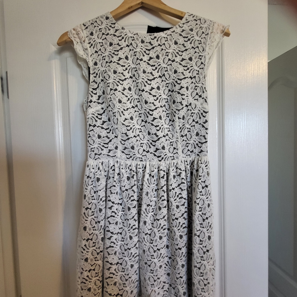 Talula Lace Dress - Picture 3 of 3